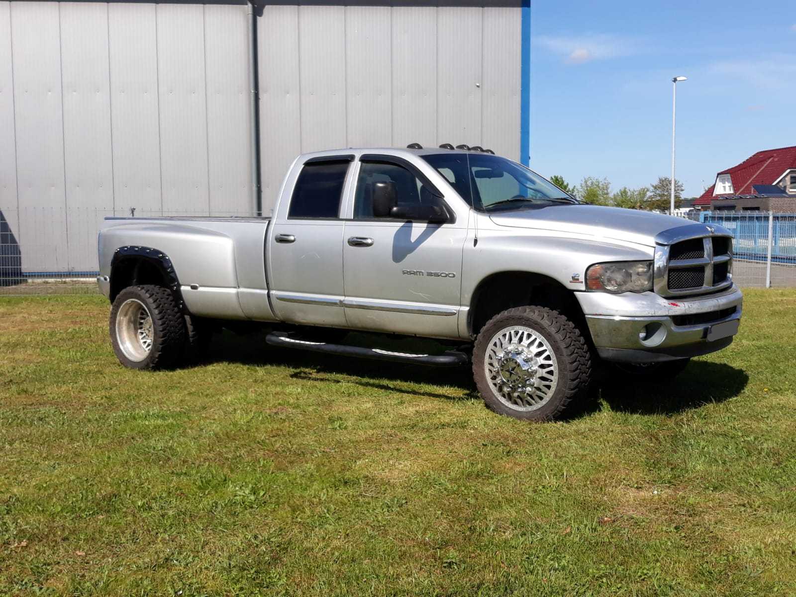 Dodge – Dually Crew Cab Cummins Pick Up truck – Ram 3500 – Passenger car