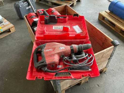 Hilti TE 700-AVR Demolition Hammer