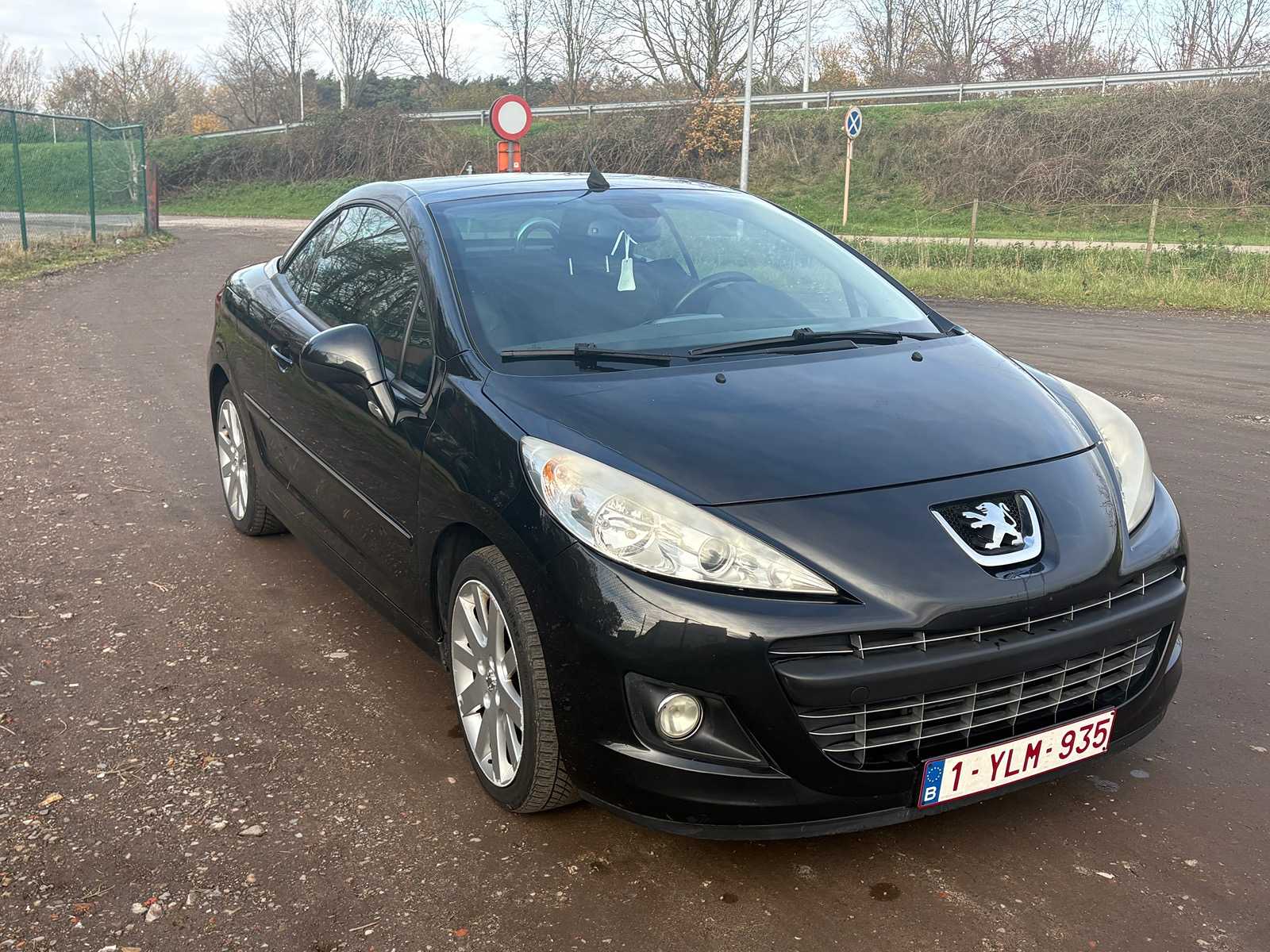 Peugeot 207 Petrol! Other vehicles