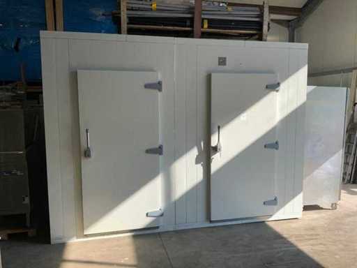 Refrigeration/freezer