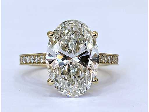 Ring aus 18 Karat Gelbgold mit 5,90 crt. Diamant