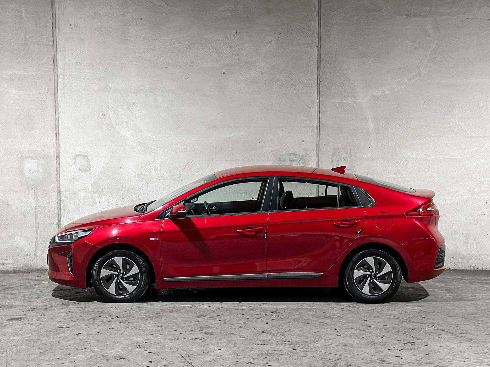 Hyundai IONIQ 1.6 GDi Comfort 141pk 2019 Plug-In Hyrbid (Origineel-NL), XS-254-P