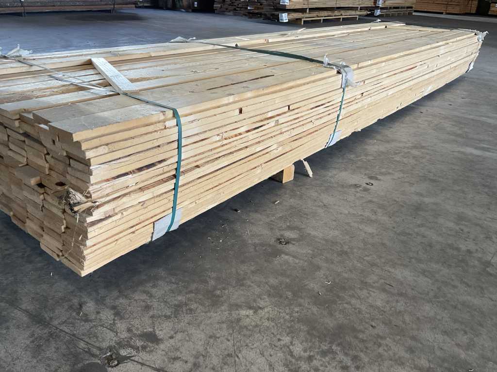 Spruce planks planed (202x)