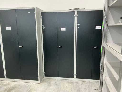 GARANT metal cabinet without contents