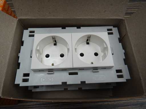 OBO Bettermann - STD-D0C8 RW2 - Power strip (6x)