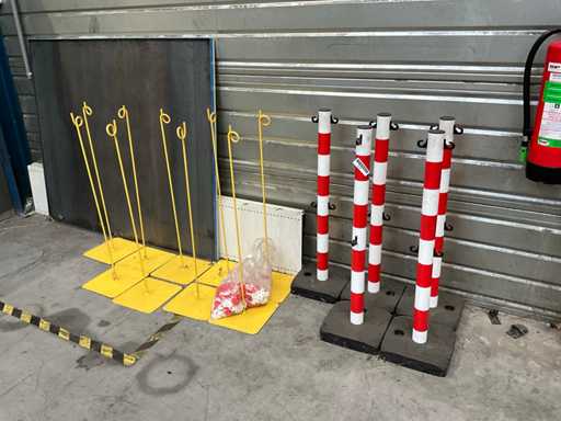 Verschiedene Sperrposten / Bakenpfosten (14x)