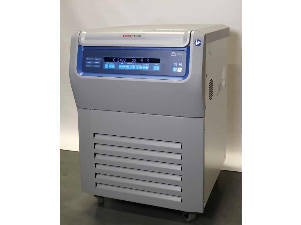 Thermo Scientific™ ST4RF Plus Zentrifuge - Installation Oktober 2023 