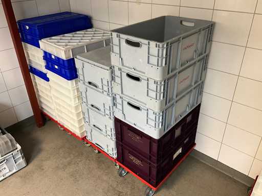 Partij kratten en dollies