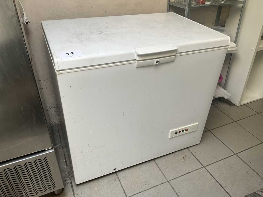 Freezer case WHIRLPOOL WHM25112