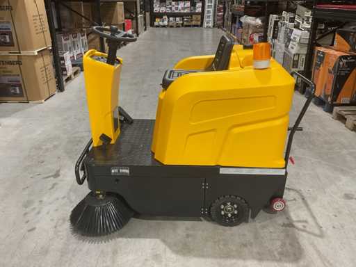 2025 - RTE SW80 Straatveegmachine
