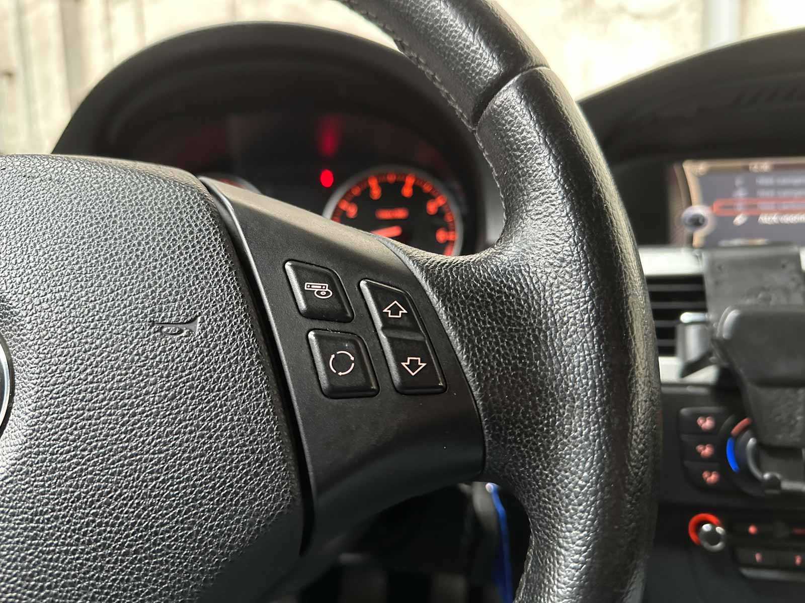 BMW 318i Touring Corporate Lease Luxury Line 136 PS 2011 (Original-NL) 3er, 51-SKX-6