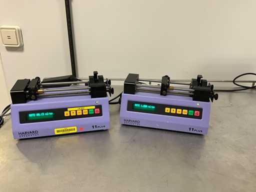 HARVARD APPARATUS 11 PLUS Infusionspumpe (2x)