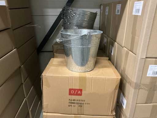 Partij zinken emmers met houten handvat (hoogte 27cm) (120x)