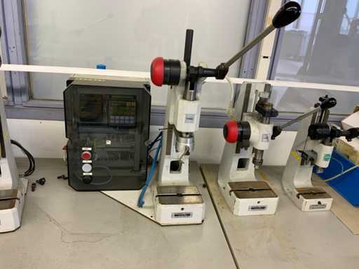 Schmidt Technology 14R-08 Pressmaschine mit Schaltkasten