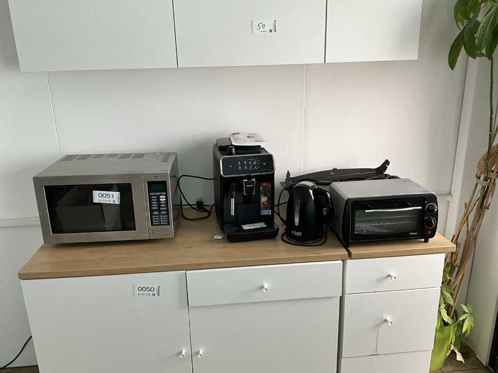 Various kitchen appliances