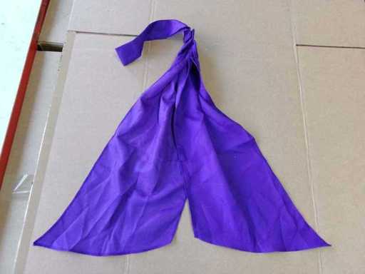 Brytyjski szalik, fioletowy, poliesterowy, jak nowy (R13) (180x)