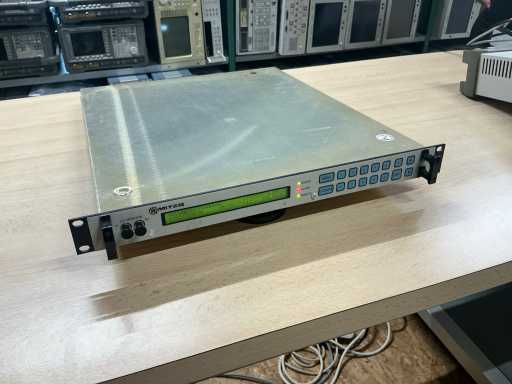 Miteq U-9794 Satellietsysteemomzetter