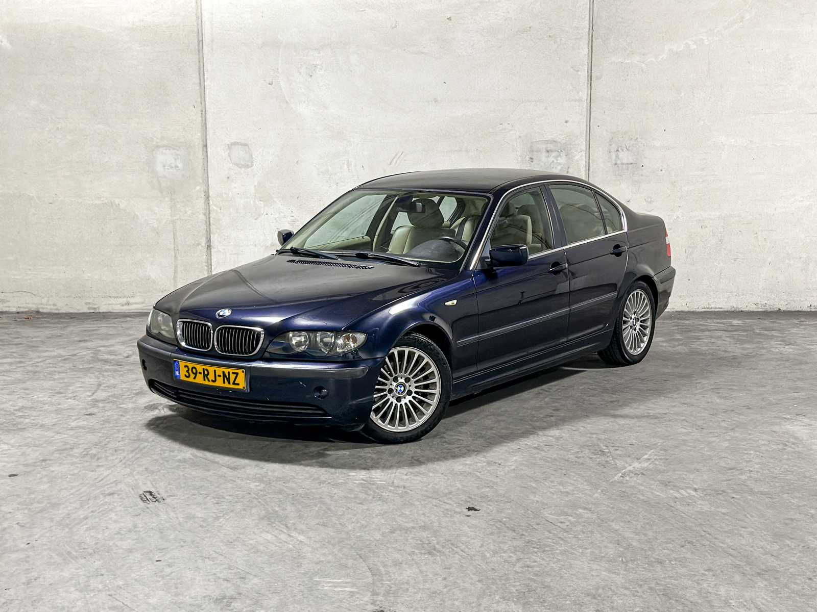 BMW 320i Executive 3-serie 170PK 2005 (Origineel-NL), 39-RJ-NZ 