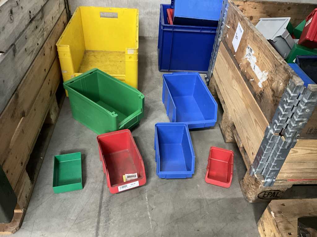 Batch of storage bins