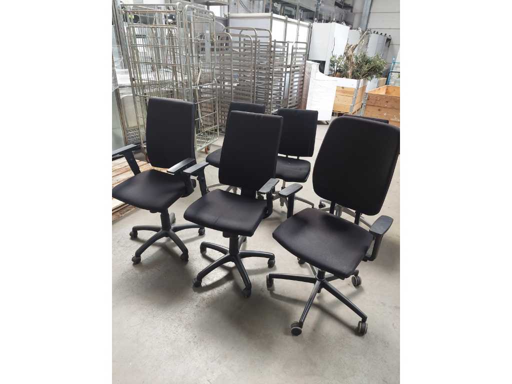 6x office chairs