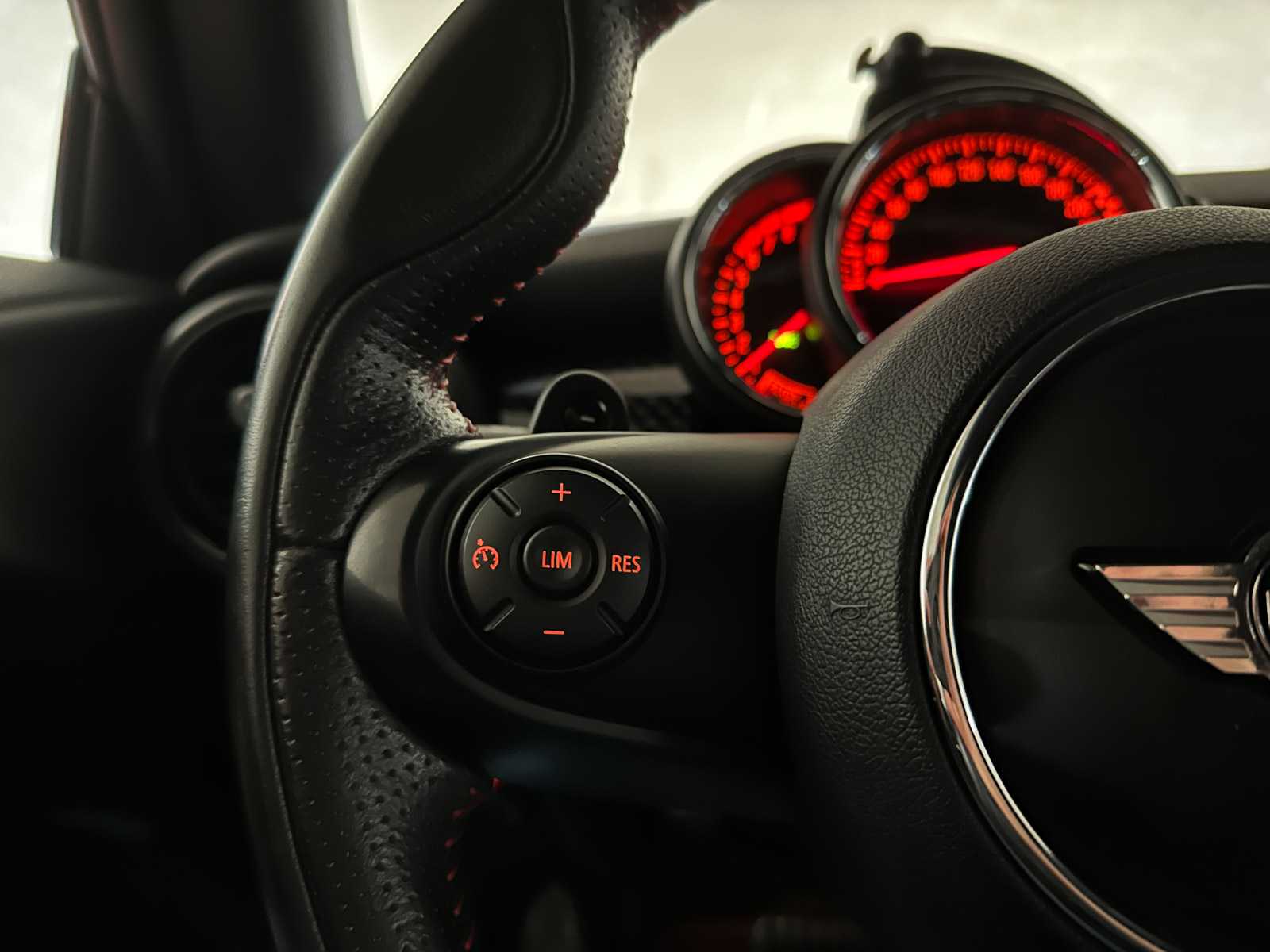 Mini John Cooper Works 2.0 F56 231pk 2015, SH-393-N