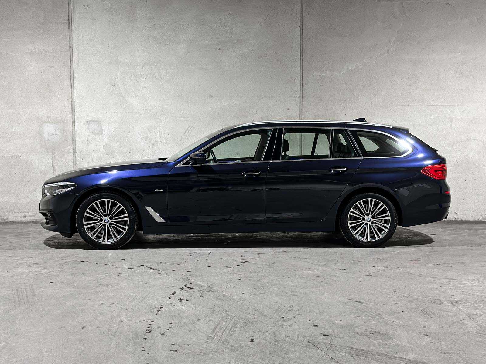 BMW 520i Touring High Executive Sport-Line 5-serie 184pk 2019, XG-208-V