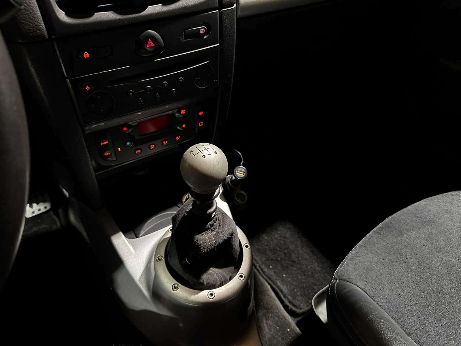 Renault Clio V6 3.0 Sport RS Phase 2 (NR 149) 255pk 2004 Youngtimer