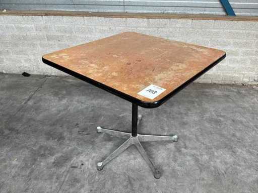 Vitra Vintage Table