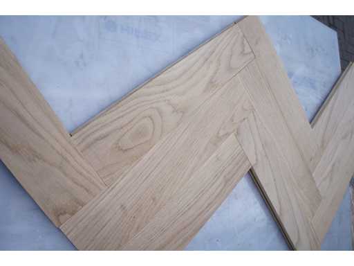 37,80 m² Parchet masiv stejar cu heringbone 16mm
