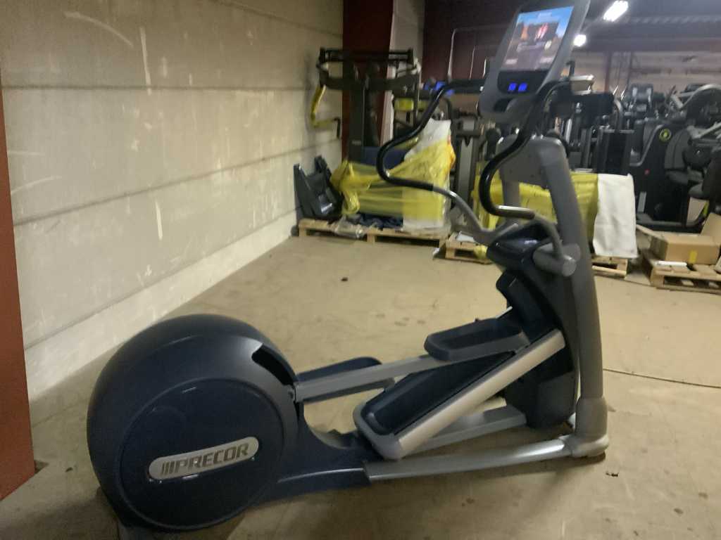 Precor 885 P80 Crossramp Crosstrainer