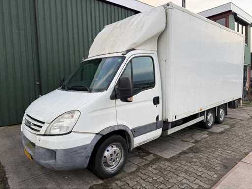 Iveco - Quotidien - Télésiège électrique Véhicule commercial - 2011