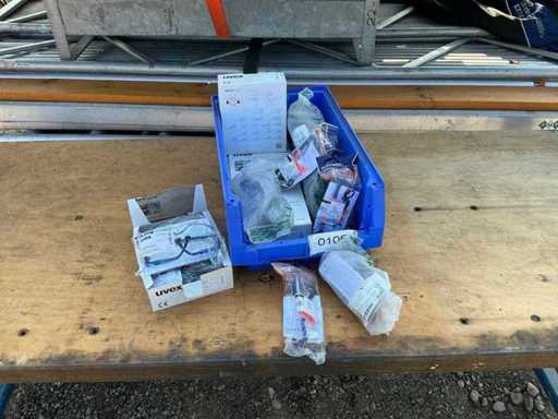 Bundle of safety glasses