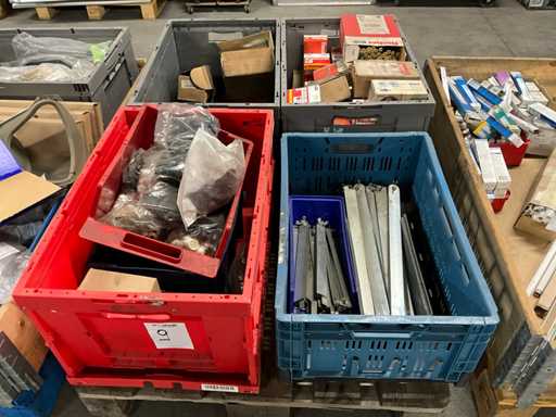 Divers matériaux de montage