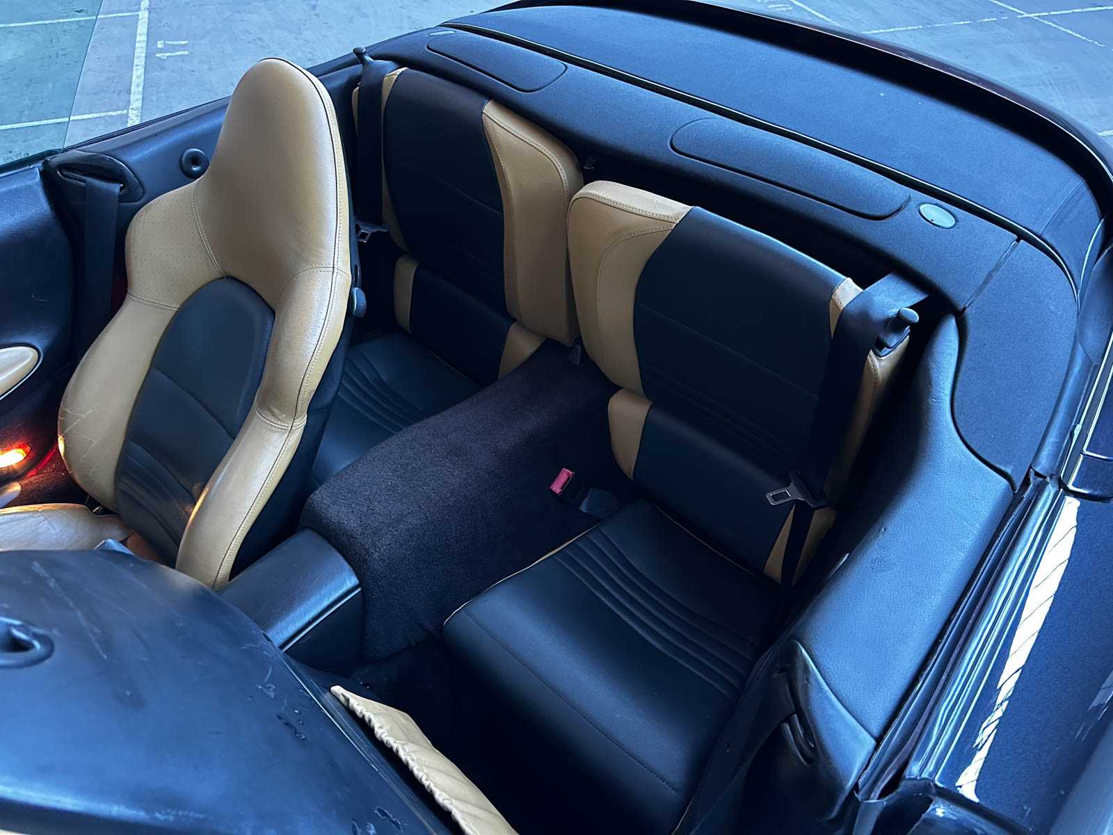 Porsche 911 Carrera Cabriolet 3.6 996 320pk 2004 HANDGESCHAKELD -Youngtimer-