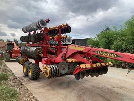 VADERSTAD CARRIER 820 Carrier disc harrows