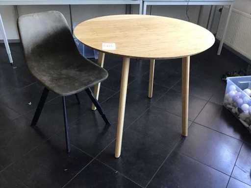 Eettafel met stoel