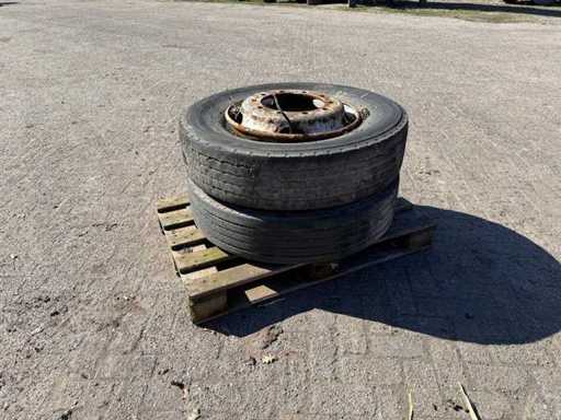 Michelin - Opony 275/80R22.5 (2x)