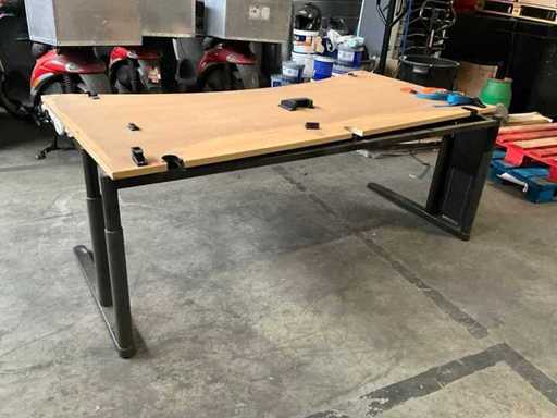 Konig + Neurath Metra Bureel/bureautafel