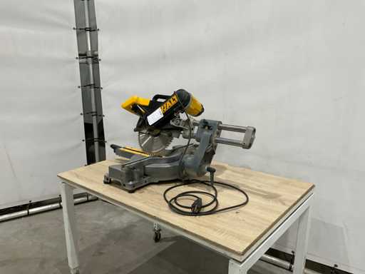 Dewalt DW708-qs 2 Scie