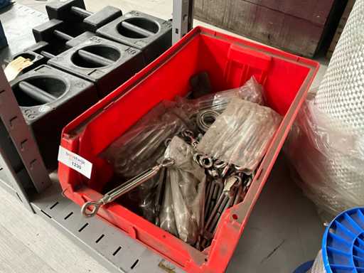 Charge von Drahtspannern