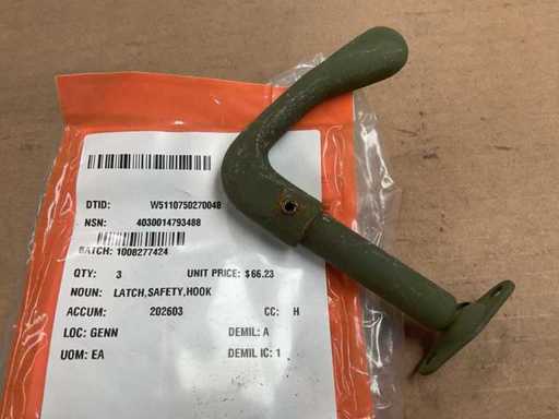 Safety hook latch (3x)