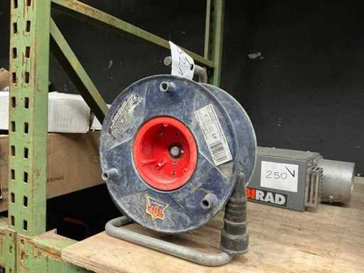 Cable reel