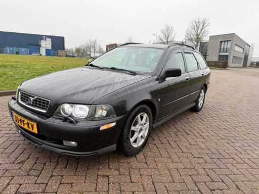 Volvo V40 2.0 Europe, 33-PF-KV