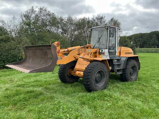 1993 Liebherr L512 Shovel