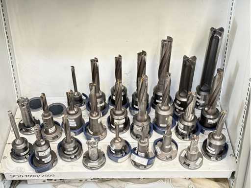   25 pcs SK50 tool holders with tools