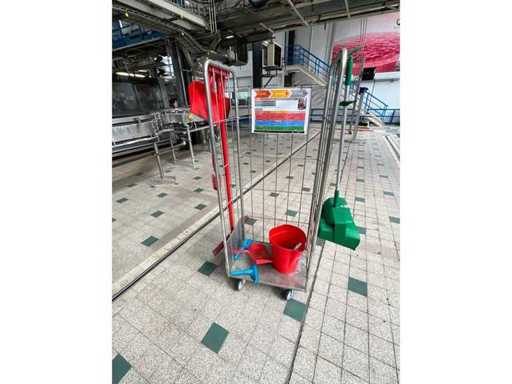 Chariot d’ustensiles de nettoyage