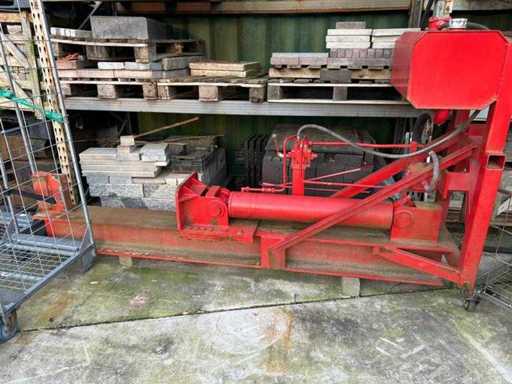 Holzspalter 28 Tonnen 300 cm