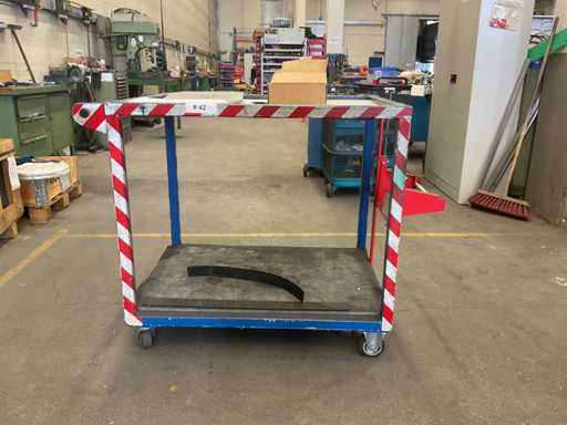 Tool trolley with contents