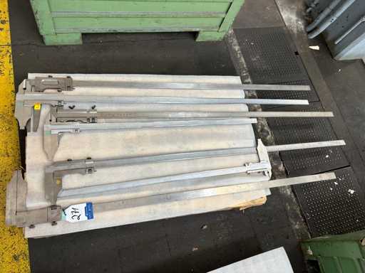   Post calipers