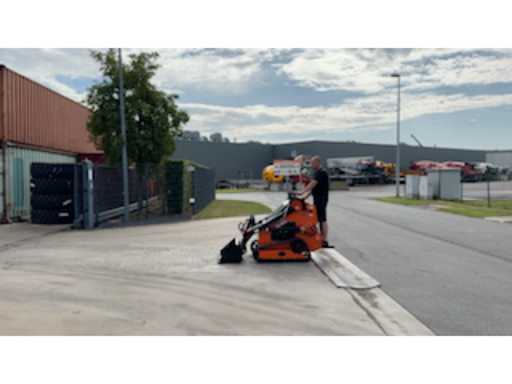 b4a70f58-967f-40c6-b068-670b9a269a1e.mp4